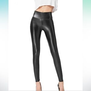 NWT: Ginasy Faux Leather Leggings w/thin fleece Sz: XS